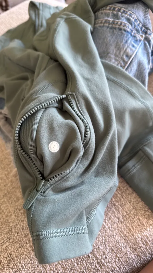 Lululemon Define Jacket Nulu size 2 - Image 4