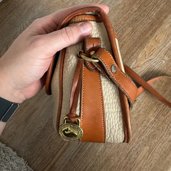 Vintage Dooney & Bourke AWL Equestrian Bag Natural Cream British Tan Brass USA - Image 3