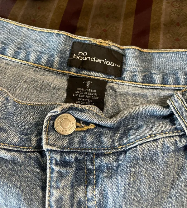 No Boundaries distressed shorts - Image 2