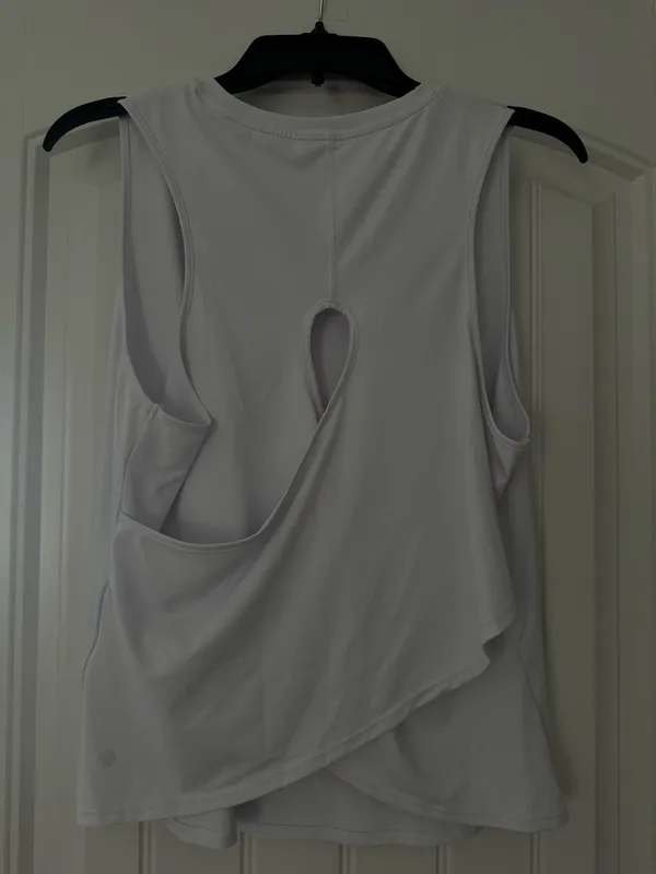 Halara flowy tank top size L  - Image 2