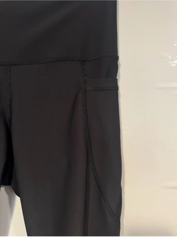 High-Waist Black‎ Athletic Old Navy pocket Leggings - Image 2