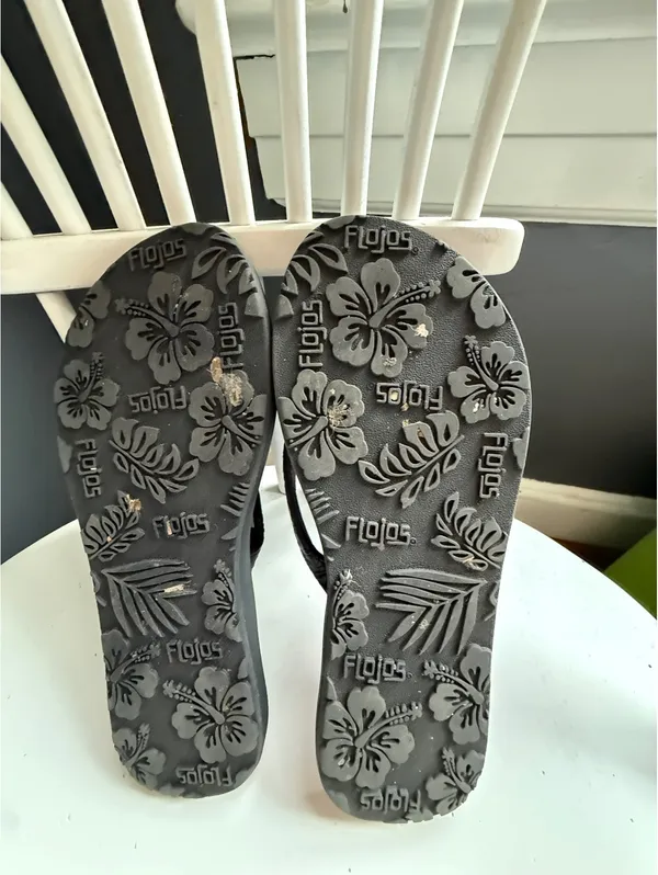 Flojos Black Textured Thong Sandals Size 7 - Image 4