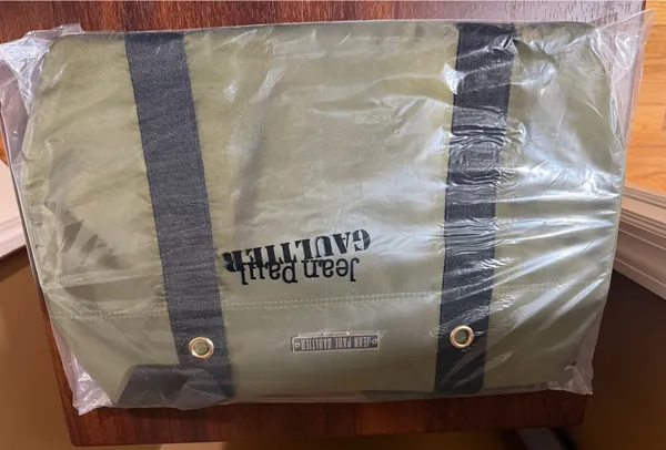 Army green duffel bag NWT - Image 9