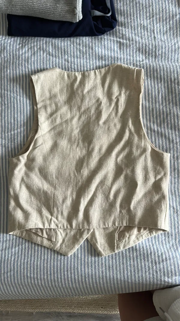 Lulus Cropped Linen Vest Top - Image 3