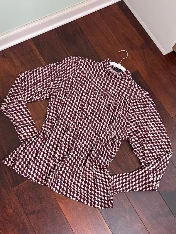 Ann Taylor Mock Neck Houndstooth Blouse Burgundy Cream Medium NWT Popover - Image 10
