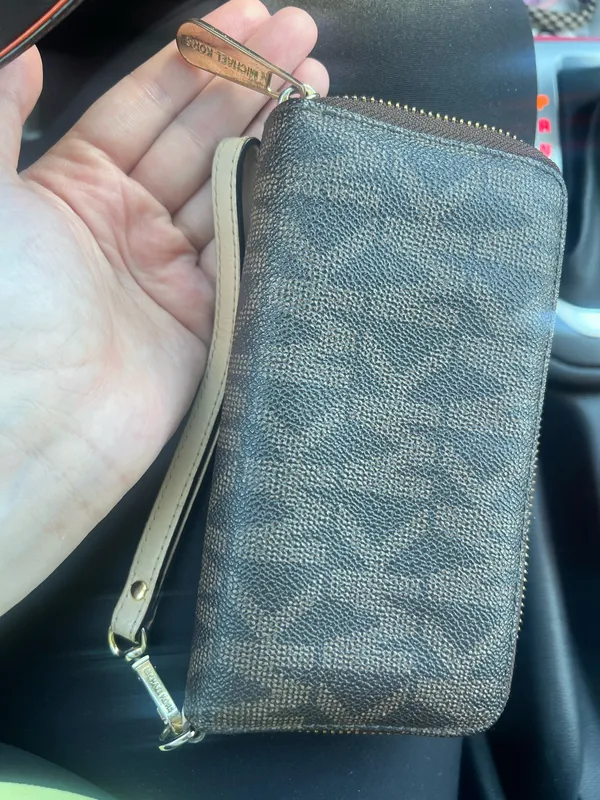 Michael Kors Wallet - Image 2