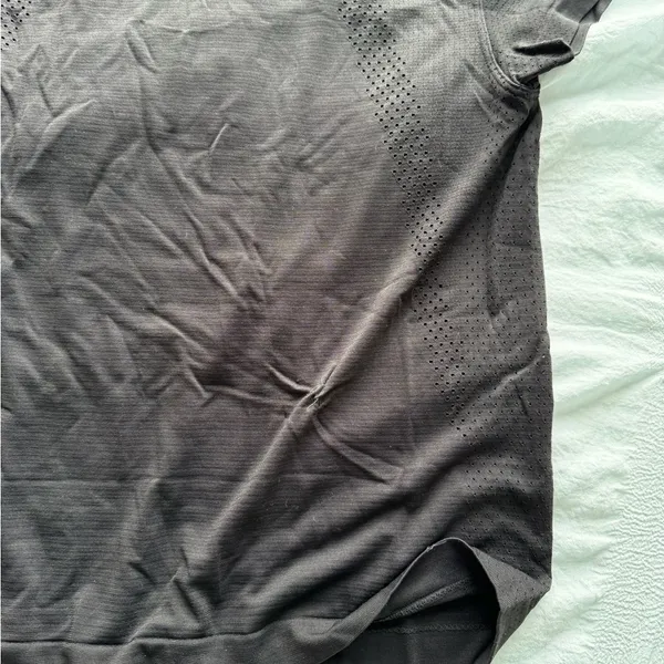 Lululemon Athletica Black Fitted Short Sleeve Tee - Image 3