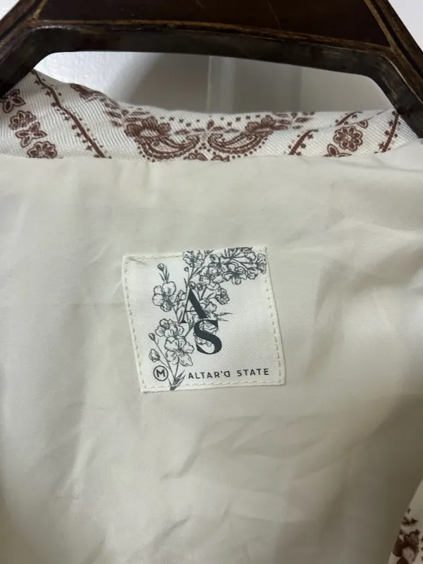 Altar'd State Cream Bandana-Print Quilted Puffer Jacket - Image 4