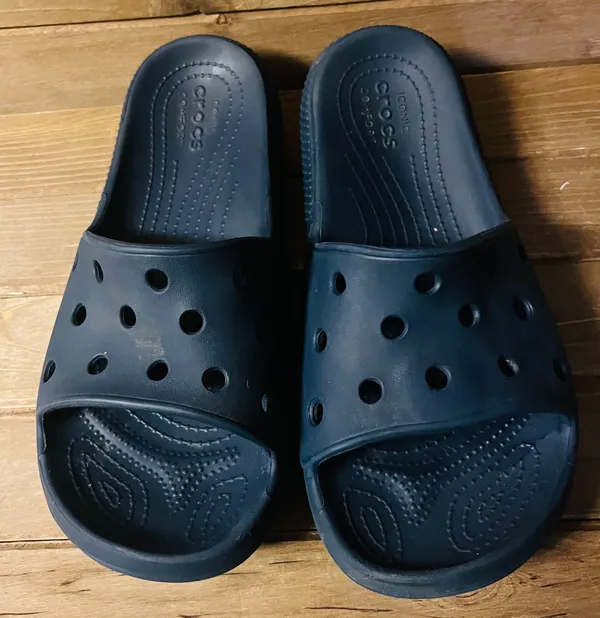 Crocs men ( 7 ) women (9) blue sandals - Image 3