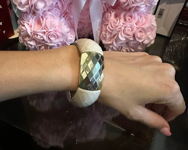 New bracelet, beige, and gold - Image 5