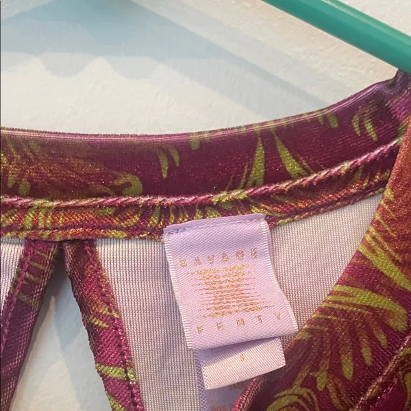 Floral Patterned Women's Top velvet savage Fenty small - Image 2