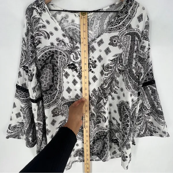 Tantrums Black & White Paisley Print Crochet Lace Trim Flare Sleeve Top Size‎ L - Image 8