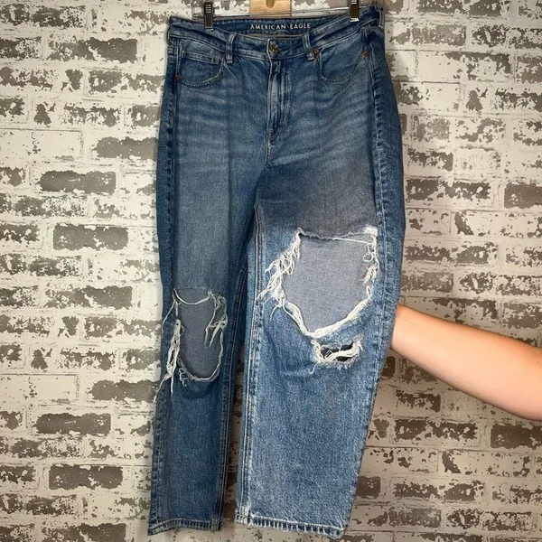 American Eagle | women mom jean short distressed denim - Image 7