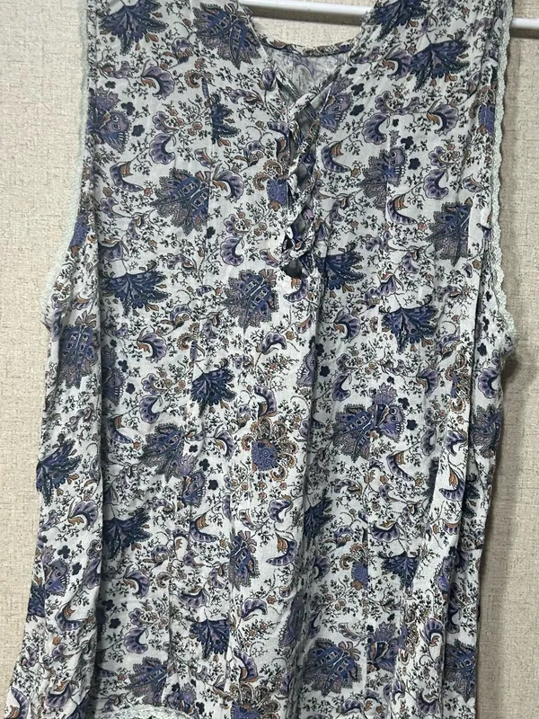 American Eagle Outfitters Floral Paisley Tank Top in White and Blue - Image 2