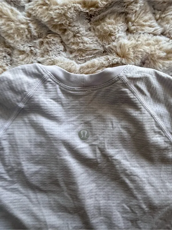 Lululemon Swiftly Tech Cropped Short Sleeve 2.0 size 4 - Image 4