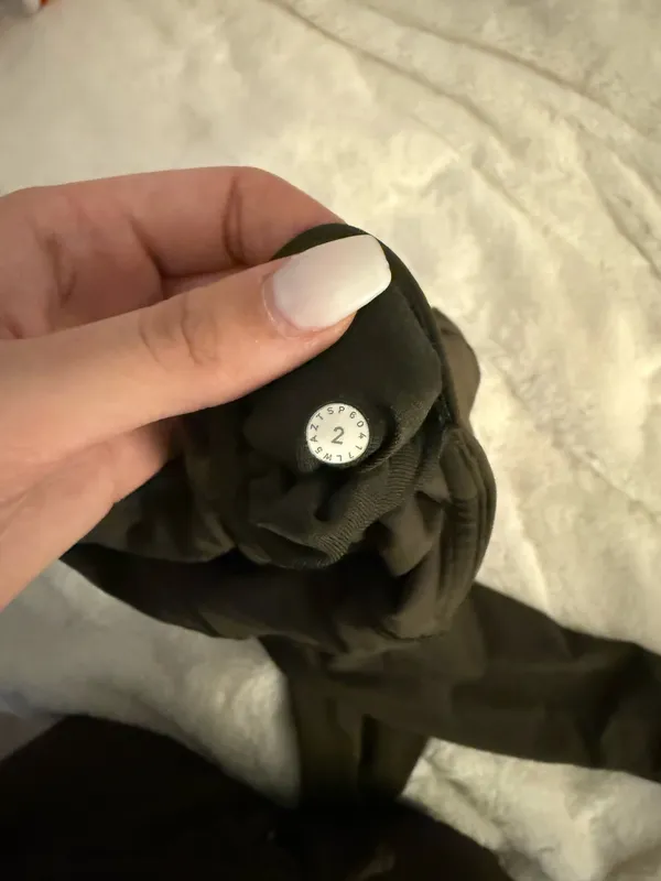 Army Green Lululemon Leggings - Image 3