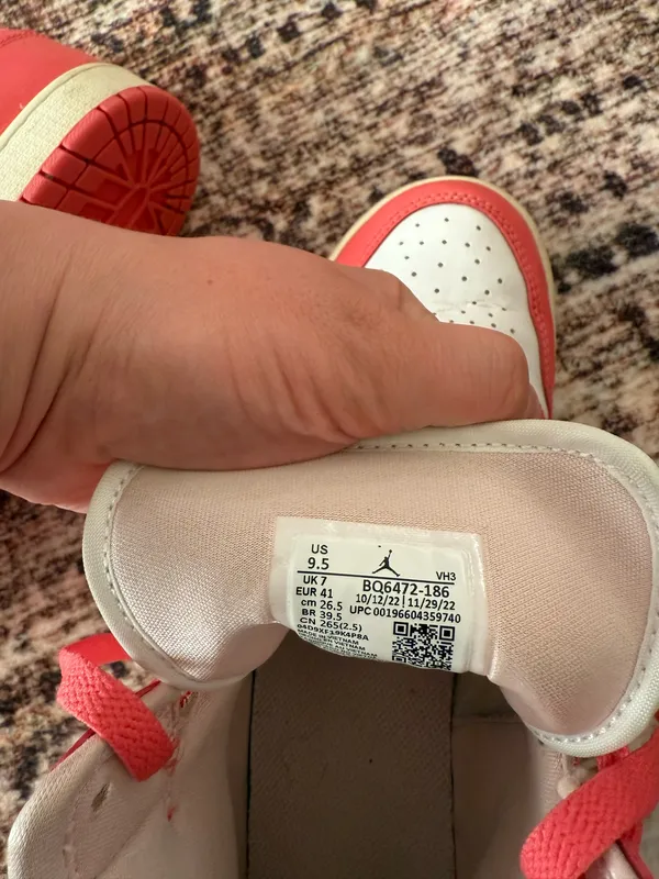 Nike Shoes - Image 4