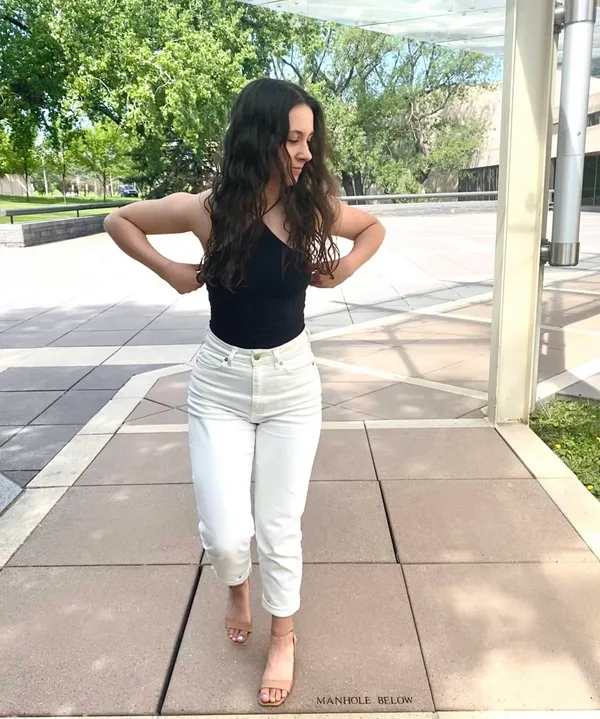 H&M white jeans - Image 2