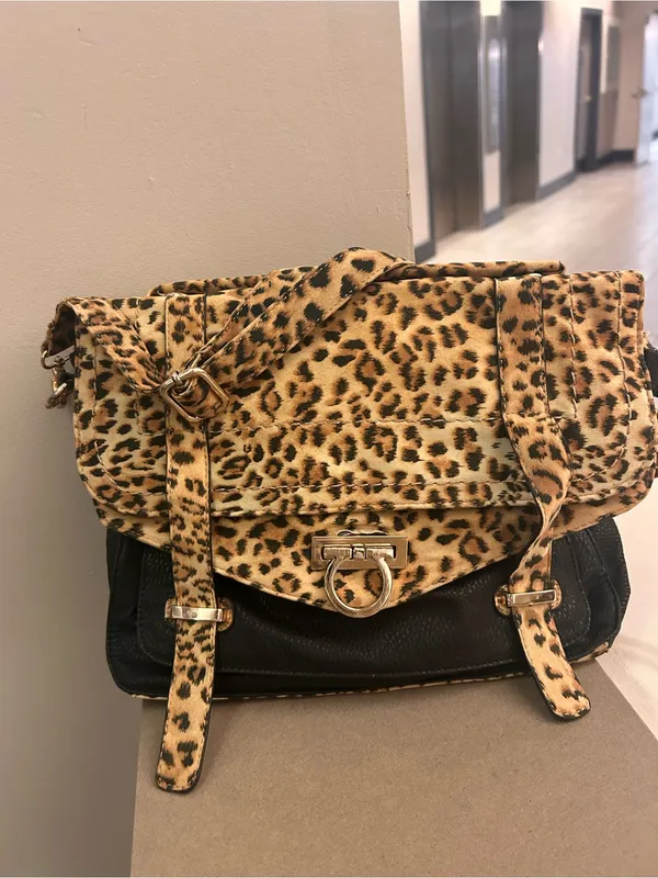Leopard Print Flap Satchel Handbag - Black & Leopard very nice! Never used - Image 5