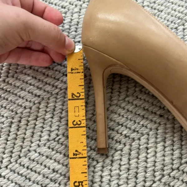 Sam Edelman Classic Beige Heels - Image 5