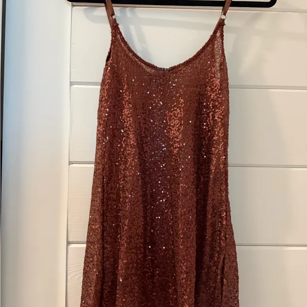 happening in the present Sequin Camisole Tank in Copper - Image 4