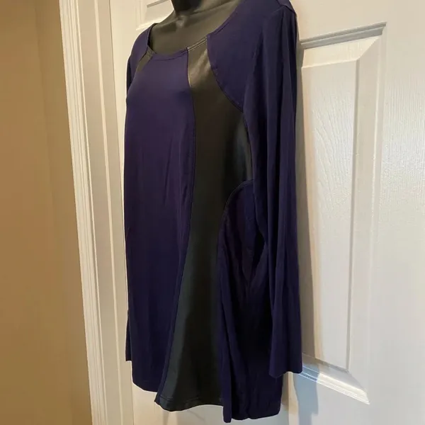 Belle by Kim Gravel navy blue and black tunic size‎ large - Image 2