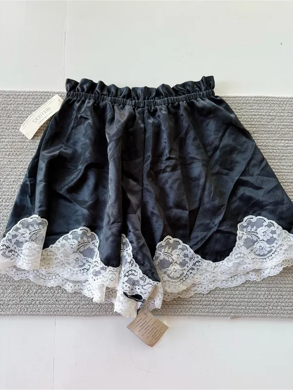 Vintage Natori Black High Waist Satin Shorts with White Lace Trim Sz Small NWT - Image 3
