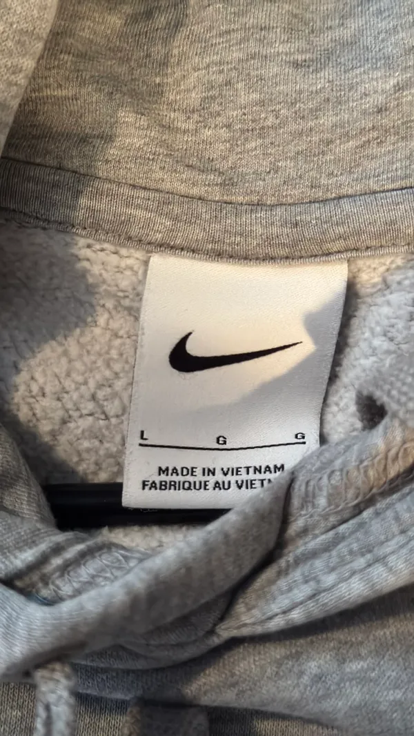 Nike UVM hoodie - Image 4