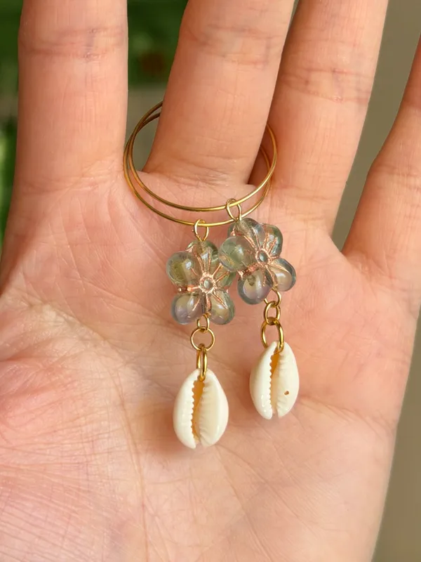 Handmade quality Czech glass flower beads & natural cowrie seashell hoop dangle earrings 🌀💕 - Image 5