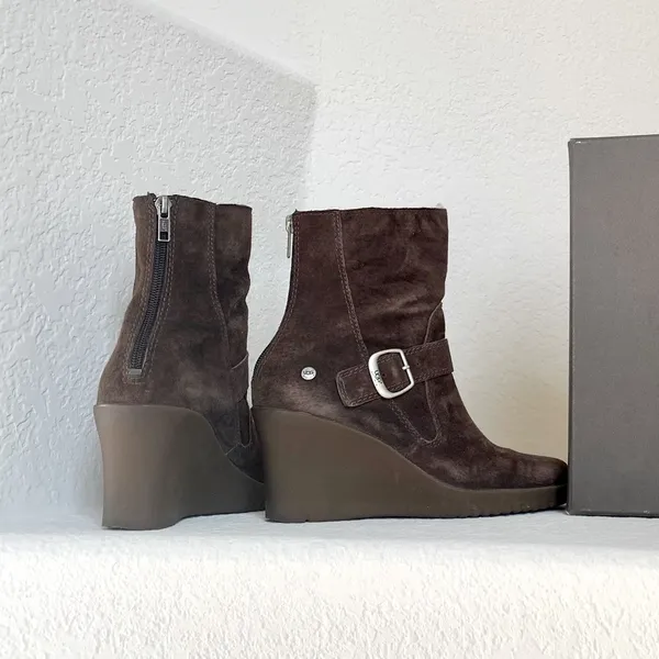 UGG Brown Heeled Boots - Image 3