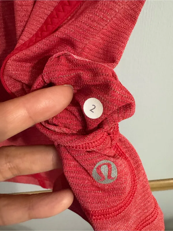 lululemon athletica Team Spirit Tech Short Sleeve Shirt Size 2 - Image 6