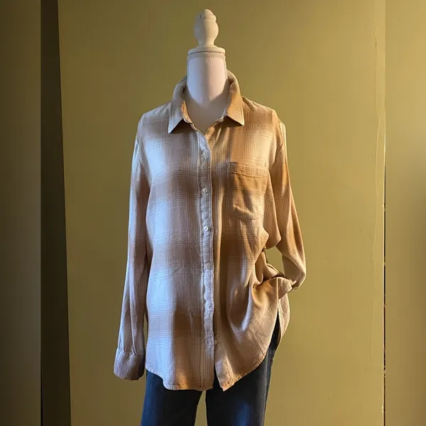 GAP Super Soft Boyfriend Plaid Shirt - Image 2