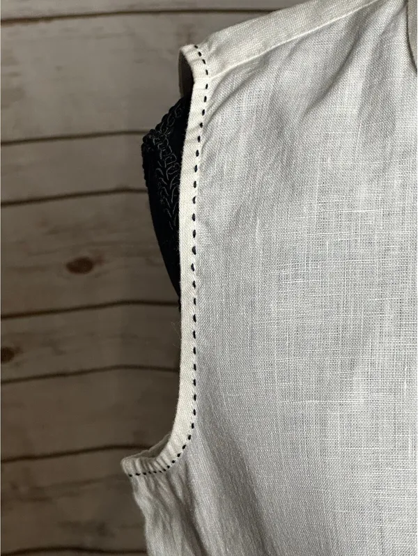 edward white sleeveless 100% Irish linen ruffled front button-up blouse Small - Image 4