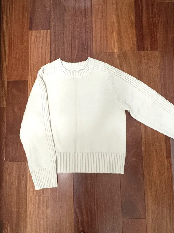 Sweater White Size fit as s/m. - Image 2