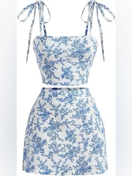 WDIRARA Blue White Floral 2 Piece Tie Strap Crop Top Mini Skirt Set Small - Image 3