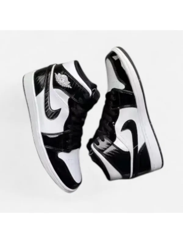 Nike Air Jordan 1 Mid Black White Panda Sneakers, size 7 womens - Image 5