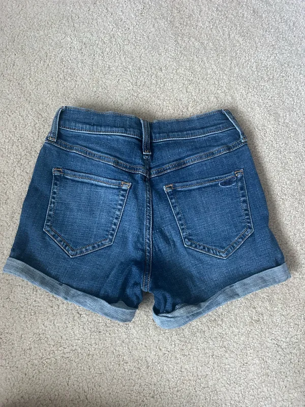 Dark Wash Hollister Jean Shorts High-Rise - Image 2