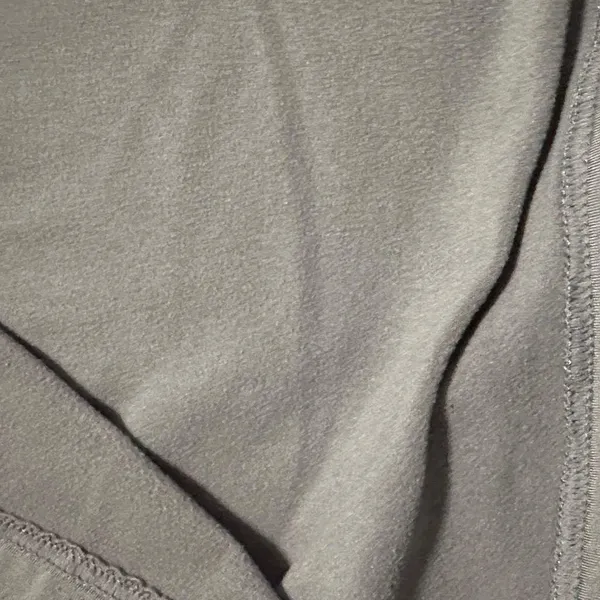 Elegant Women's Light Gray Pajama Set Size XL - Image 6