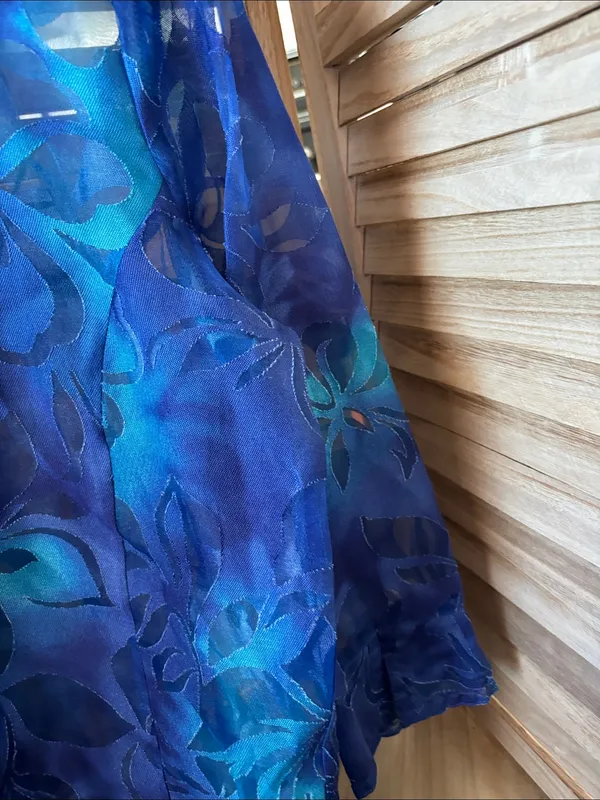 Sheer Blue Floral Button-Up Shirt Large - Image 2