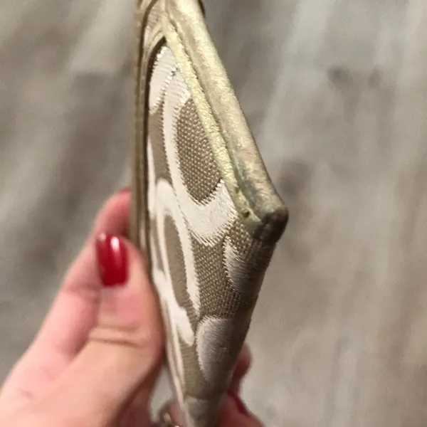 Coach Gold Logo Card Holder Wallet - Image 4