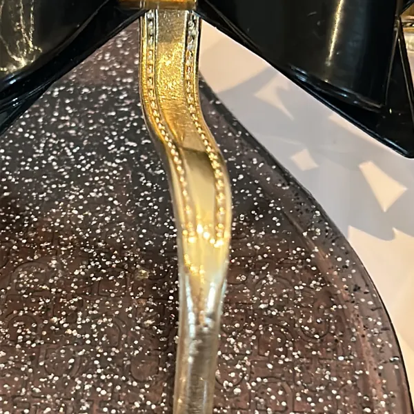 Gold and Black Jelly BOW T-Strap Sandals Slip-on Size 39. - Image 6