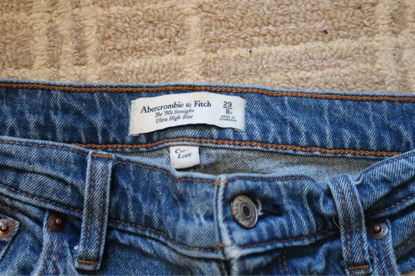 Abercrombie High-Rise Jeans Curve Love 90s - Image 2