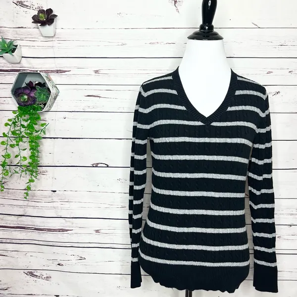 Merona Black & Gray Striped V Neck Pullover Sweater Top Size Small - Image 2
