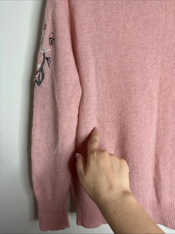 Skull Cashmere Dusty Pink Floral Skull Embroidery Neck Cutout Cashmere Sweater M - Image 10
