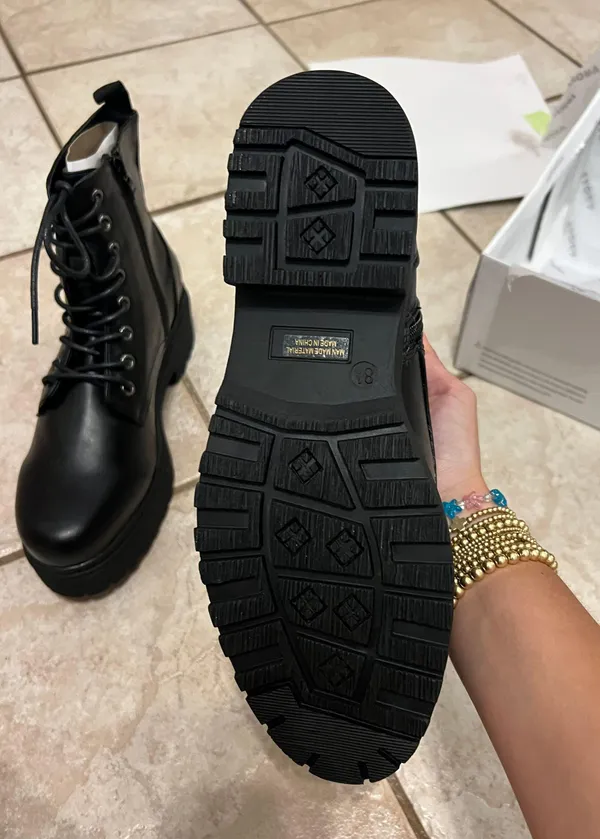 Story Boots Size 8.5 - Image 4