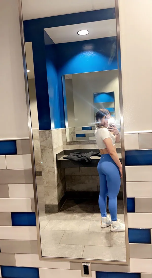 Lululemon Leggings - Image 3