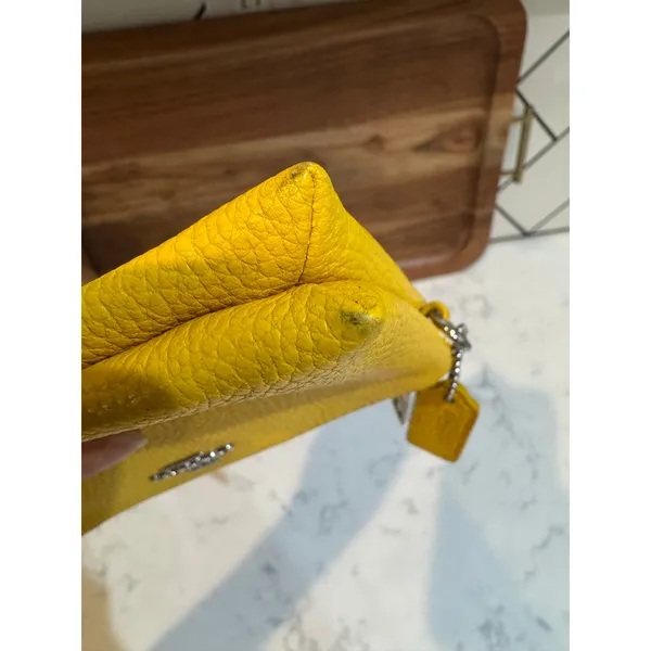 Coach Double Corner Zip Wristlet pebble leather This compact pouch bright yellow - Image 12