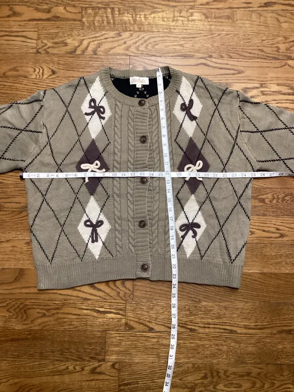 Listicle Boutique Taupe Argyle button front sweater with dimensional bows Size L - Image 7