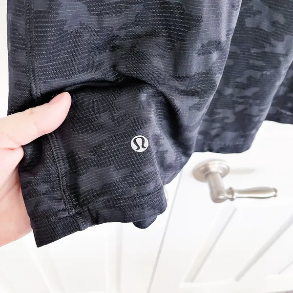 Lululemon Run For Days Short Sleeve Black Camo Mesh Running Shirt Sporty Chic - Image 5