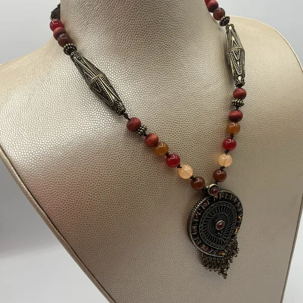 Vintage 5X necklace Multiple - Image 4
